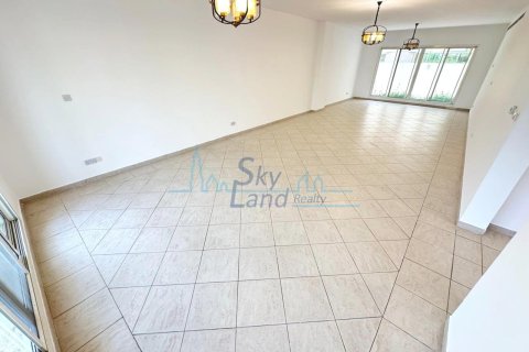 Villa de 4 dormitorios No. 125558 25