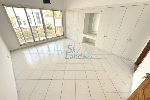 Villa de 4 dormitorios No. 125558 10