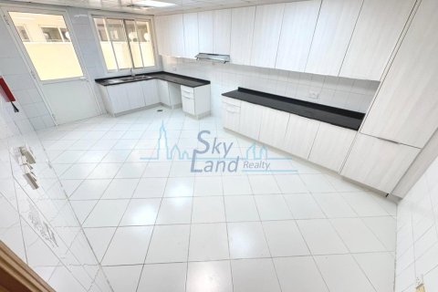 Villa de 4 dormitorios No. 125558 30