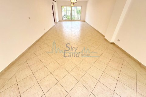 Villa de 4 dormitorios No. 125558 24