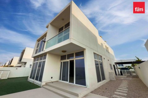 6 bedrooms Townhouse  No. 112155 2
