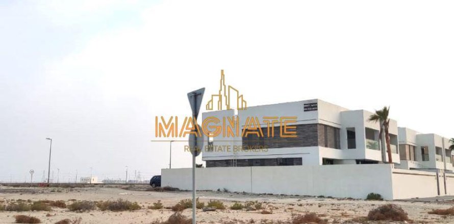 Land de 899.9m² en Jebel Ali, UAE No. 22357