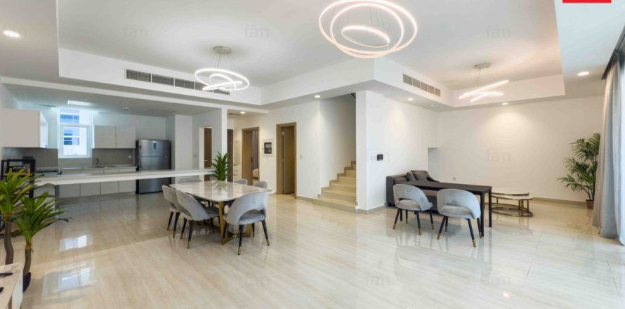 Таунхаус с 4 спальнями №126129