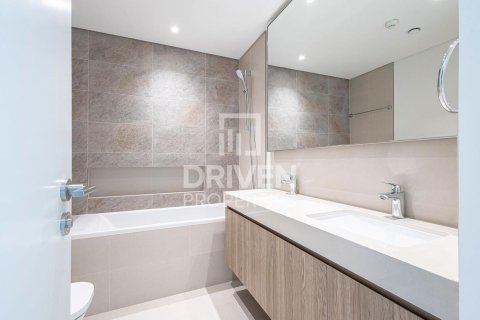 Apartment de 3 dormitorios en Downtown Views II, UAE No. 85155 13
