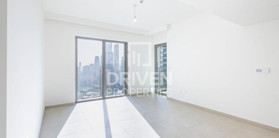 Apartment de 3 dormitorios en Downtown Views II, UAE No. 85155