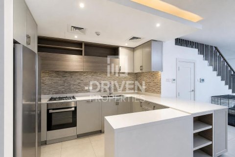 Villa de 4 chambres à District 10, UAE No. 209900 16