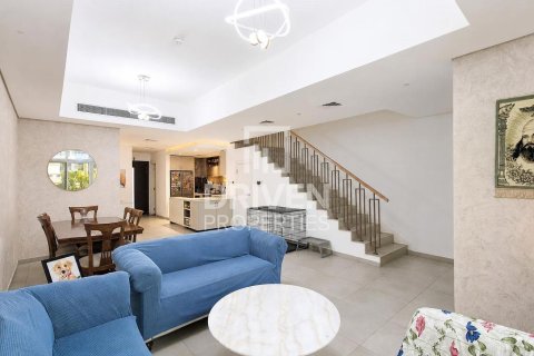 Villa de 4 chambres à District 10, UAE No. 209900 3