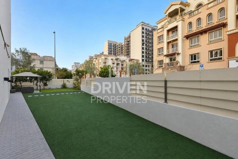 Villa de 4 chambres à District 10, UAE No. 209900 27