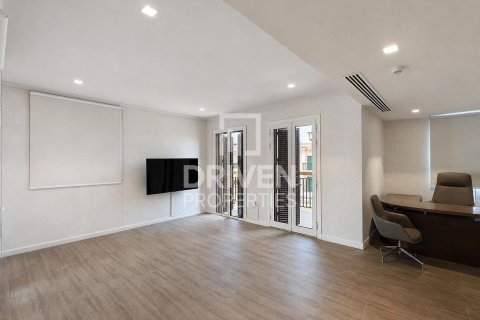 Villa de 4 chambres à Jumeirah, UAE No. 209895 18