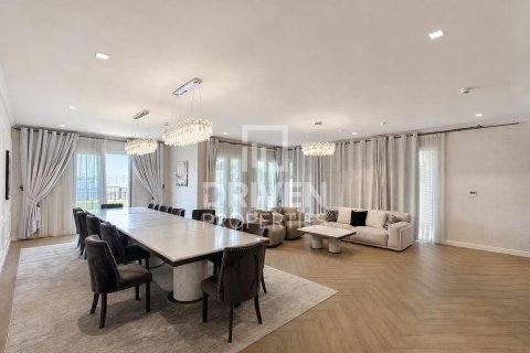 Villa de 4 chambres à Jumeirah, UAE No. 209895 3