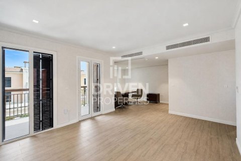 Villa de 4 chambres à Jumeirah, UAE No. 209895 19