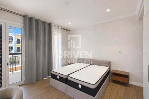 Villa de 4 chambres à Jumeirah, UAE No. 209895 8