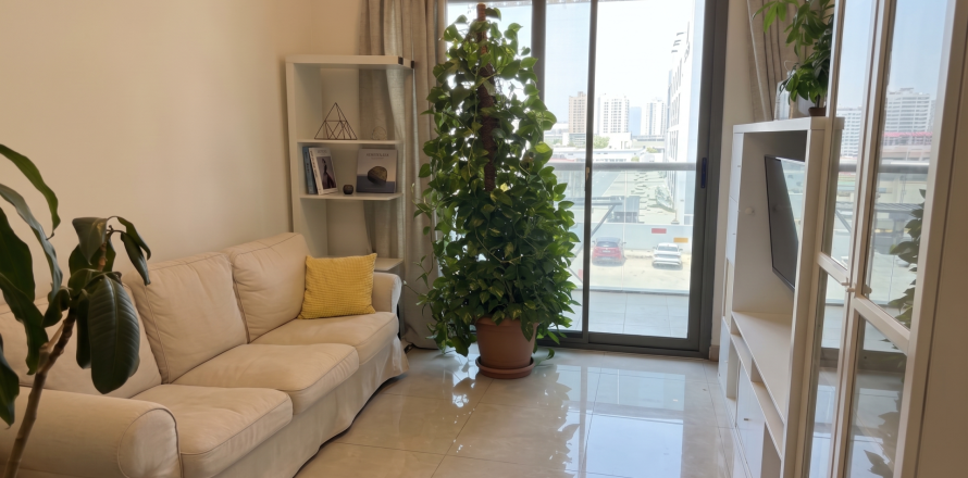 2 bedrooms Apartment in Al Barsha South, UAE No. 183294