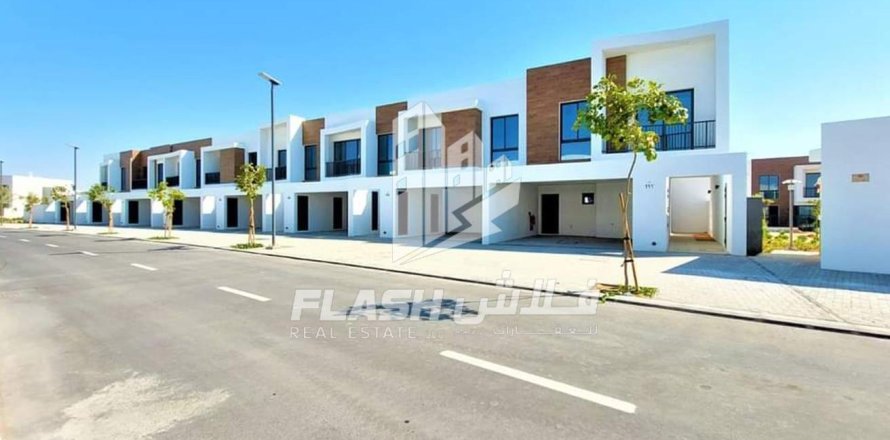 3 bedrooms Townhouse in Mina Al Arab, UAE No. 88540