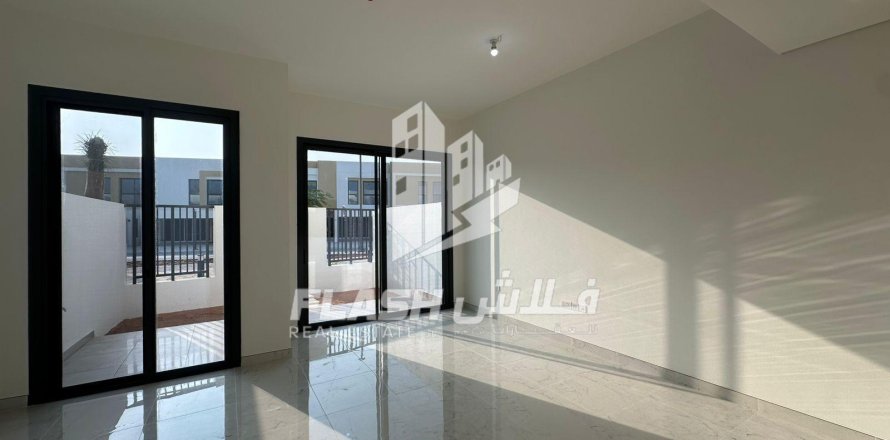 2 bedrooms Townhouse in Mina Al Arab, UAE No. 88539