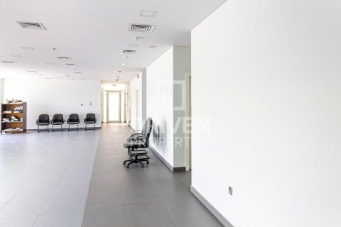 Warehouse de 8588.89m² en Jebel Ali, UAE No. 193855 2