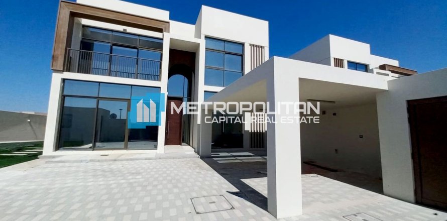 4 bedrooms Villa in Abu Dhabi, UAE No. 149950