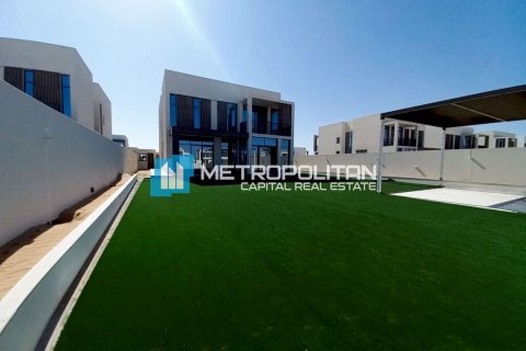 4 bedrooms Villa in Abu Dhabi, UAE No. 149950 4