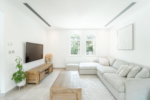 3 bedrooms Villa in Jumeirah Islands, UAE No. 183214 12