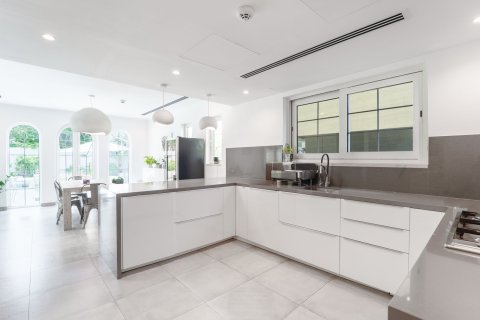 3 bedrooms Villa in Jumeirah Islands, UAE No. 183214 15
