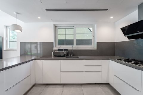 3 bedrooms Villa in Jumeirah Islands, UAE No. 183214 16