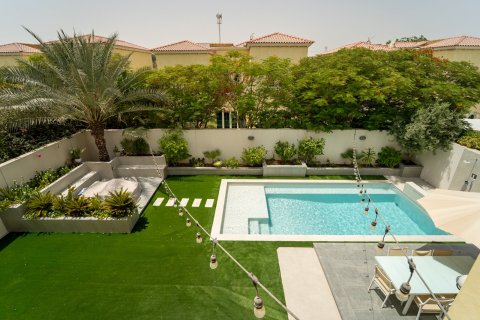 3 bedrooms Villa in Jumeirah Islands, UAE No. 183214 22
