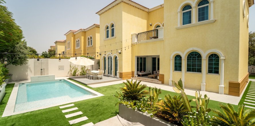 3 bedrooms Villa in Jumeirah Islands, UAE No. 183214