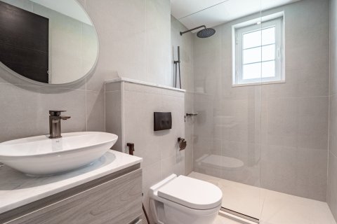 3 bedrooms Villa in Jumeirah Islands, UAE No. 183214 8