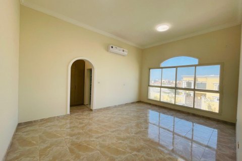 Villa de 4 dormitorios  No. 123847 5