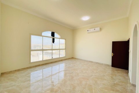 Villa de 4 dormitorios  No. 123847 10