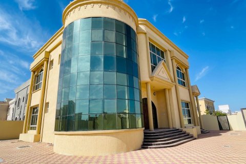 Villa de 4 dormitorios  No. 123847 2