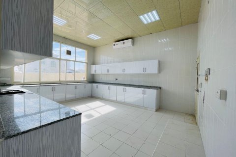 Villa de 4 dormitorios  No. 123847 11