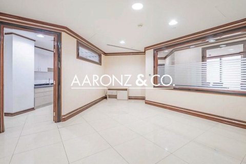 Офис 630м² в Джумейра Лейк Тауэрс, ОАЭ №155277 11