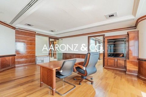 Офис 630м² в Джумейра Лейк Тауэрс, ОАЭ №155277