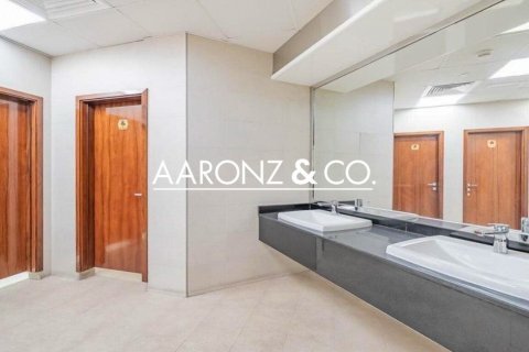 Офис 630м² в Джумейра Лейк Тауэрс, ОАЭ №155277 8