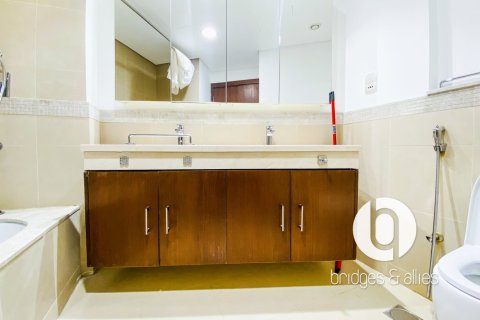 Квартира с 2 спальнями в Даунтаун Дубай (Даунтаун Бурдж Дубай), ОАЭ №155280 4