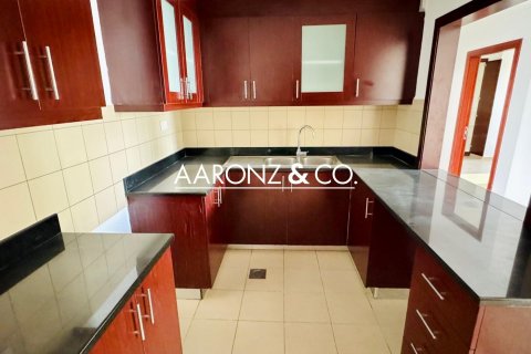 Квартира с 2 спальнями в Джумейра Бич Резиденс, ОАЭ №155279 12