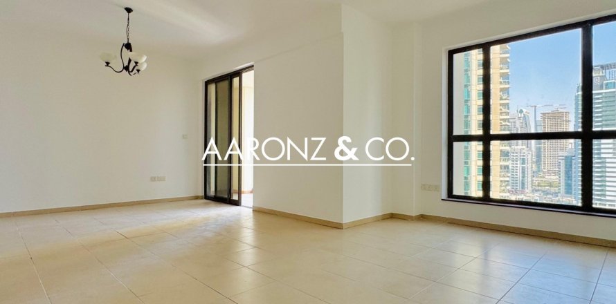 Квартира с 2 спальнями в Джумейра Бич Резиденс, ОАЭ №155279