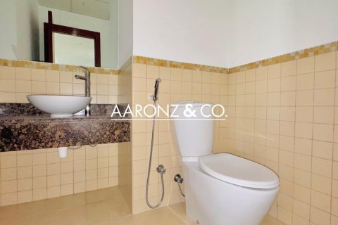 Квартира с 2 спальнями в Джумейра Бич Резиденс, ОАЭ №155279 19