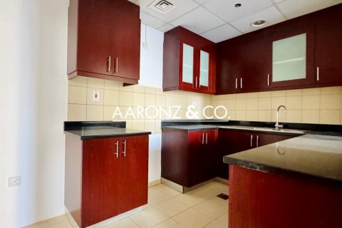 Квартира с 2 спальнями в Джумейра Бич Резиденс, ОАЭ №155279 22