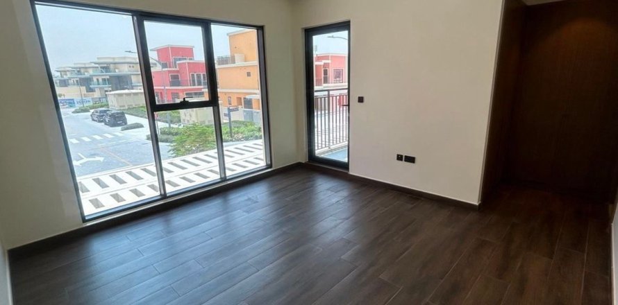 Villa de 4 chambres à Dubai, UAE No. 207718