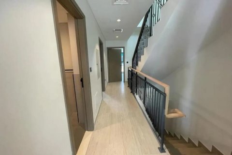 Townhouse de 4 dormitorios en Damac Lagoons, UAE No. 142163 8