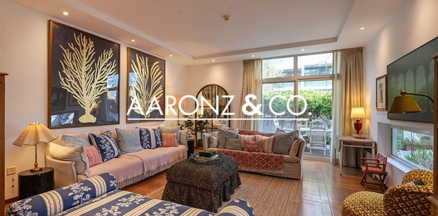 Townhouse de 3 dormitorios en Jumeirah Village Circle, UAE No. 143880
