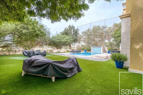 Вилла с 5 спальнями в Dubai Sports City, ОАЭ №136782 5