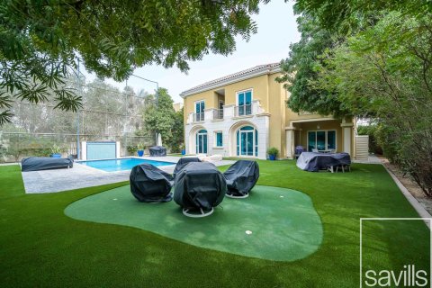 Вилла с 5 спальнями в Dubai Sports City, ОАЭ №136782 6