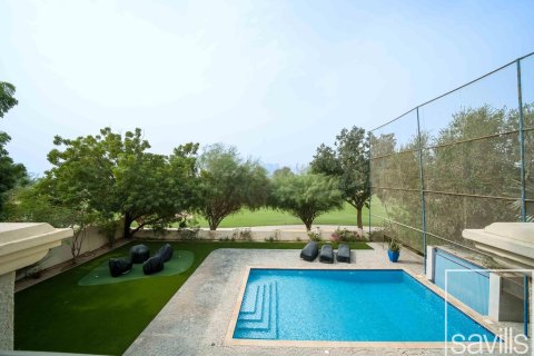 Вилла с 5 спальнями в Dubai Sports City, ОАЭ №136782 19