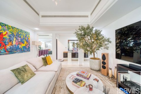 Вилла с 5 спальнями в Dubai Sports City, ОАЭ №136782 11