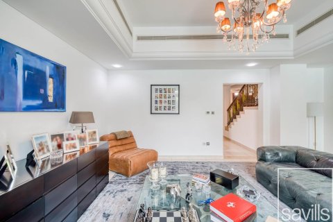 Вилла с 5 спальнями в Dubai Sports City, ОАЭ №136782 15