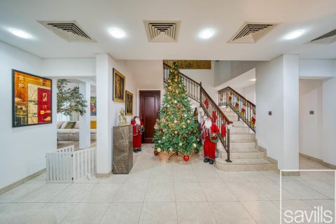 Вилла с 5 спальнями в Dubai Sports City, ОАЭ №136782 9