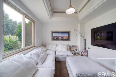 Вилла с 5 спальнями в Dubai Sports City, ОАЭ №136782 16